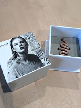 Official Taylor Swift Reputation Rose Gold Snake Ring (2017)